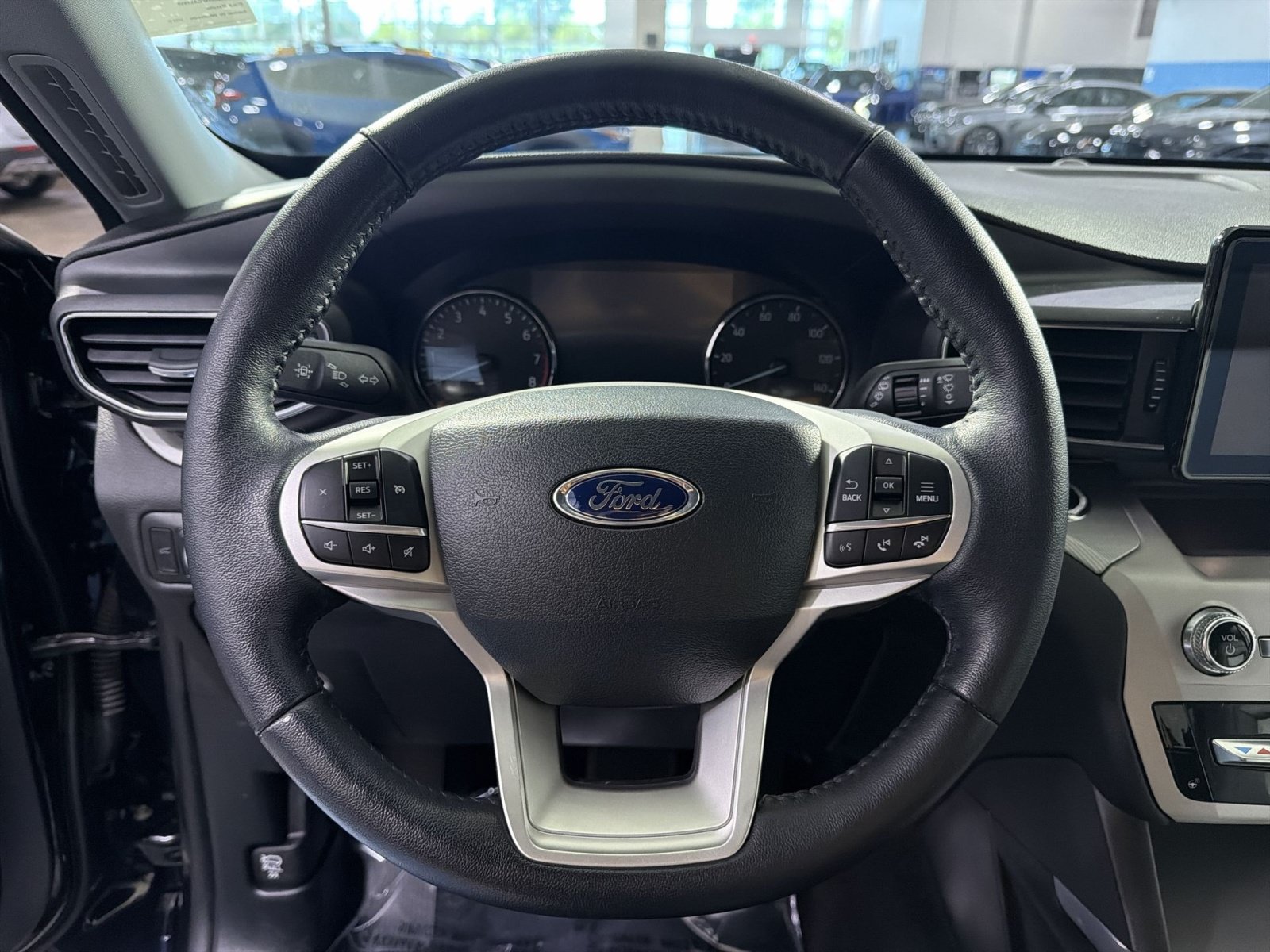 Used 2023 Ford Explorer XLT w/ Equipment Group 202A AWD/4WD image 28