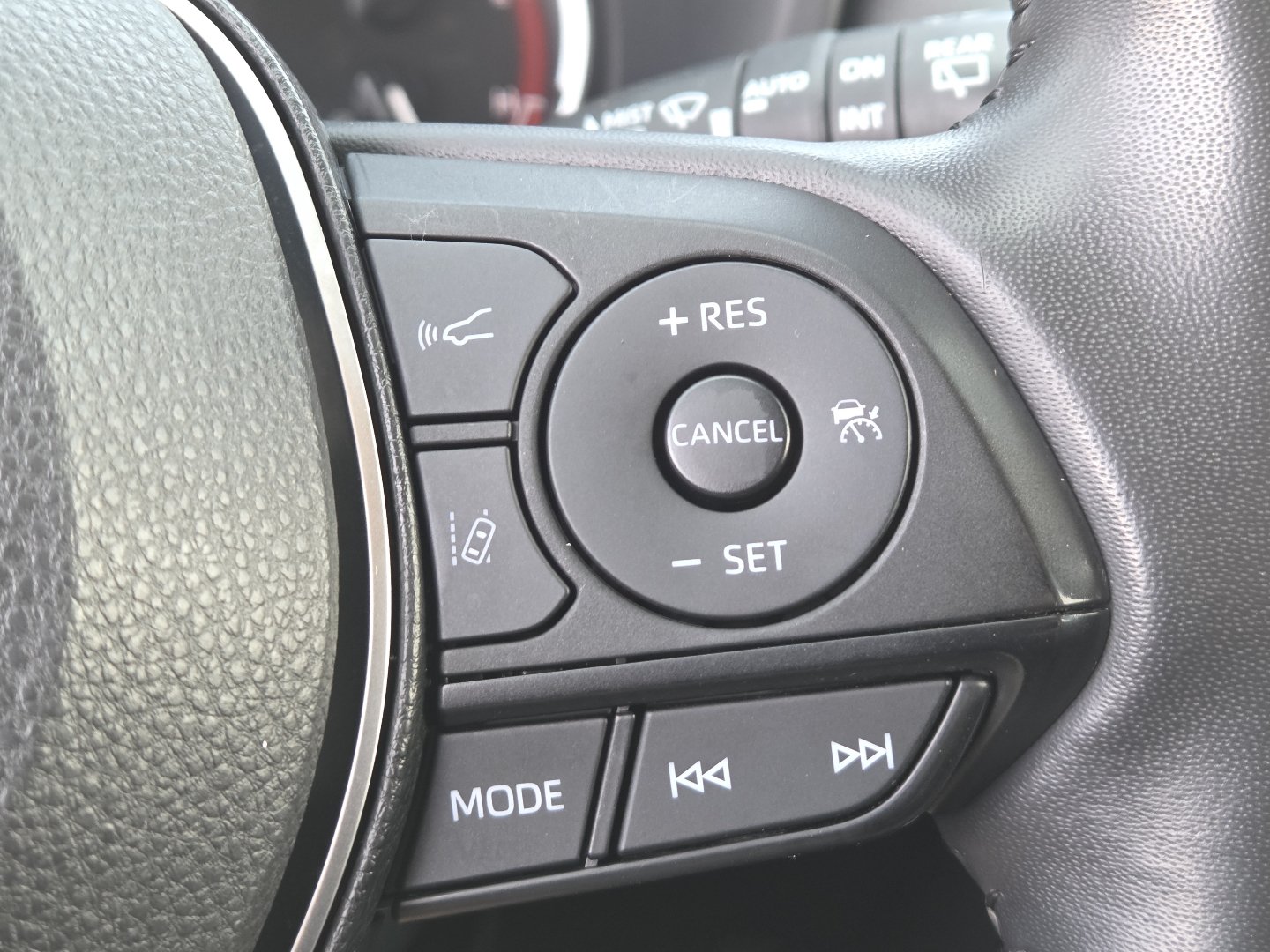 Used 2021 Toyota RAV4 Limited AWD/4WD image 11