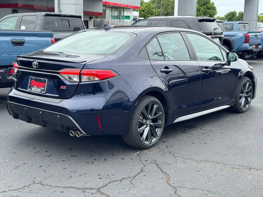 Used 2023 Toyota Corolla SE w/ SE Premium Package FWD image 3