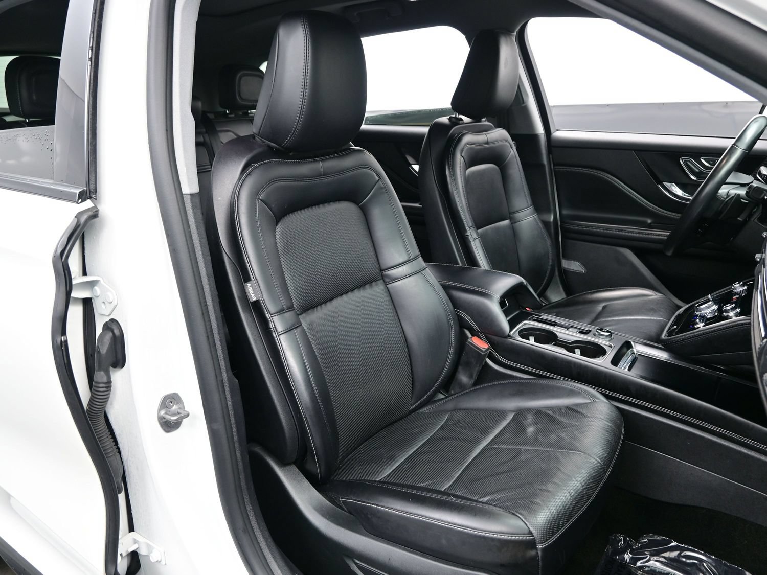 Used 2022 Lincoln Corsair AWD w/ Premium Package image 14