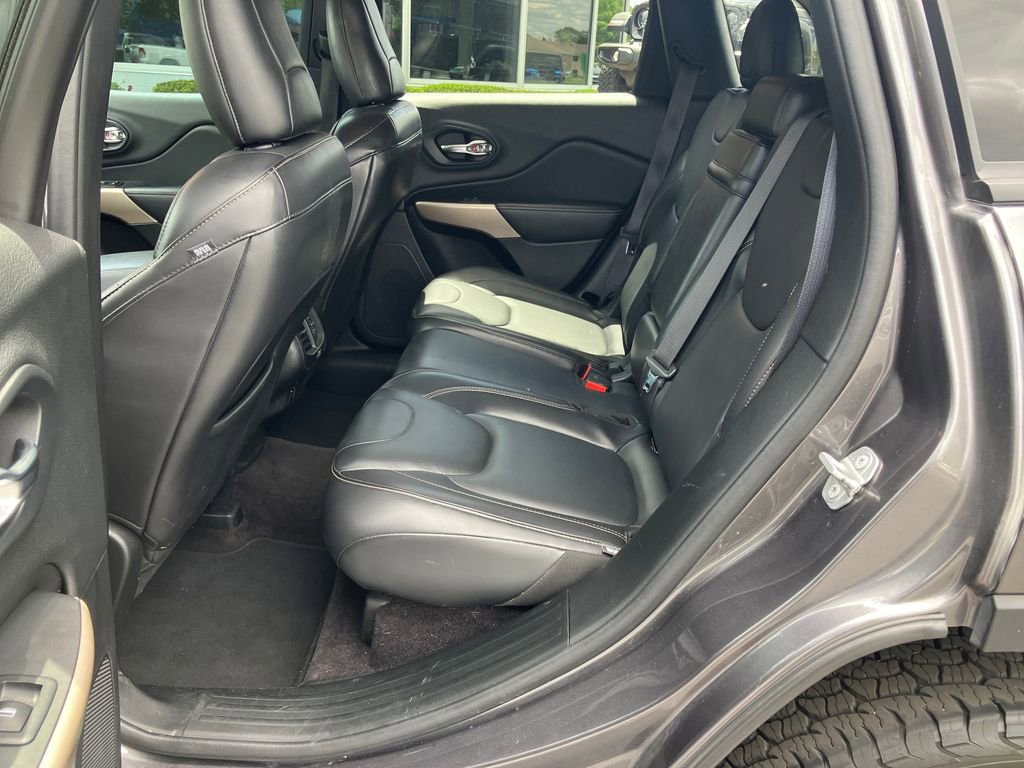 Used 2018 Jeep Cherokee Limited w/ High Altitude Package AWD/4WD image 27