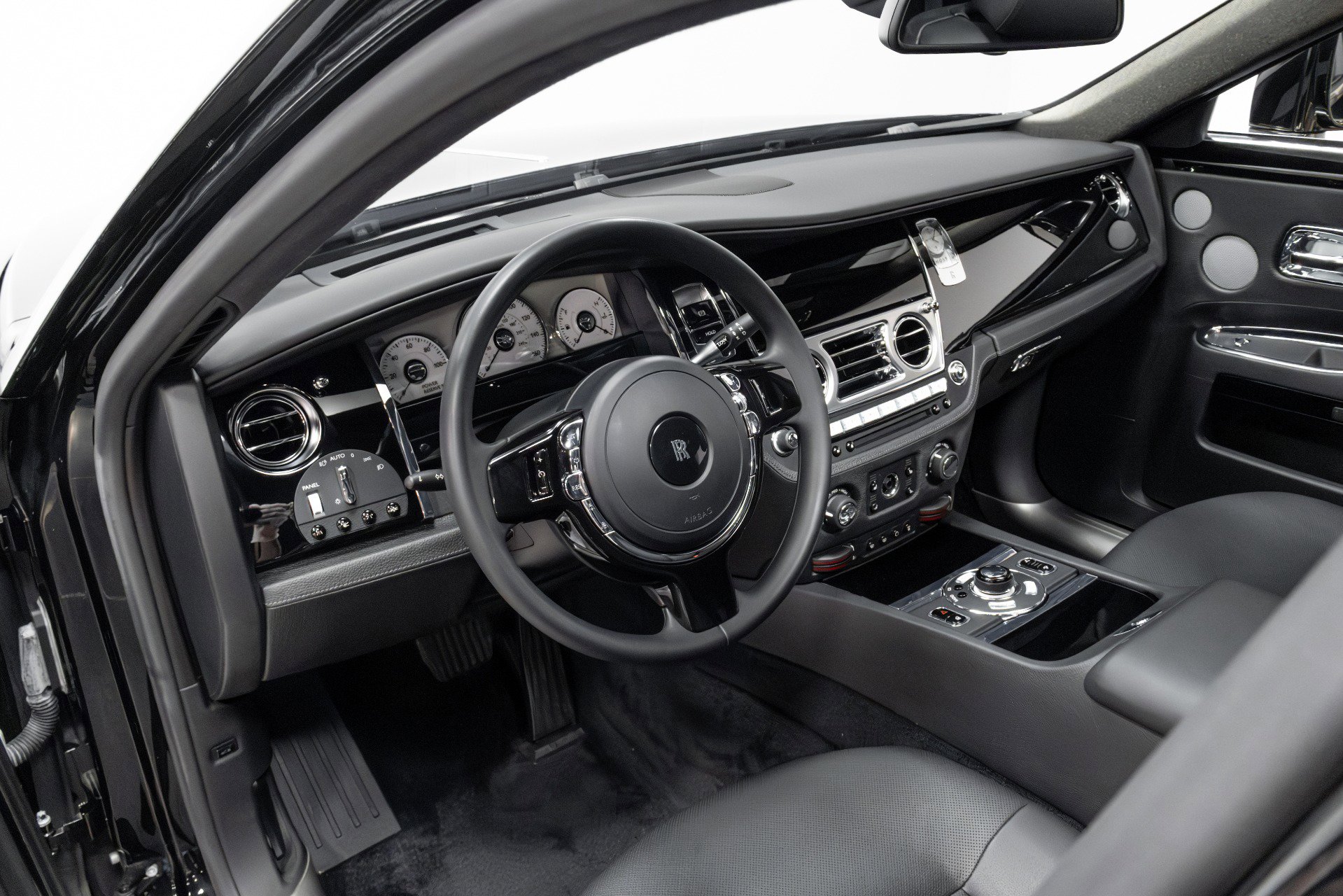 Used 2011 Rolls-Royce Ghost image 7