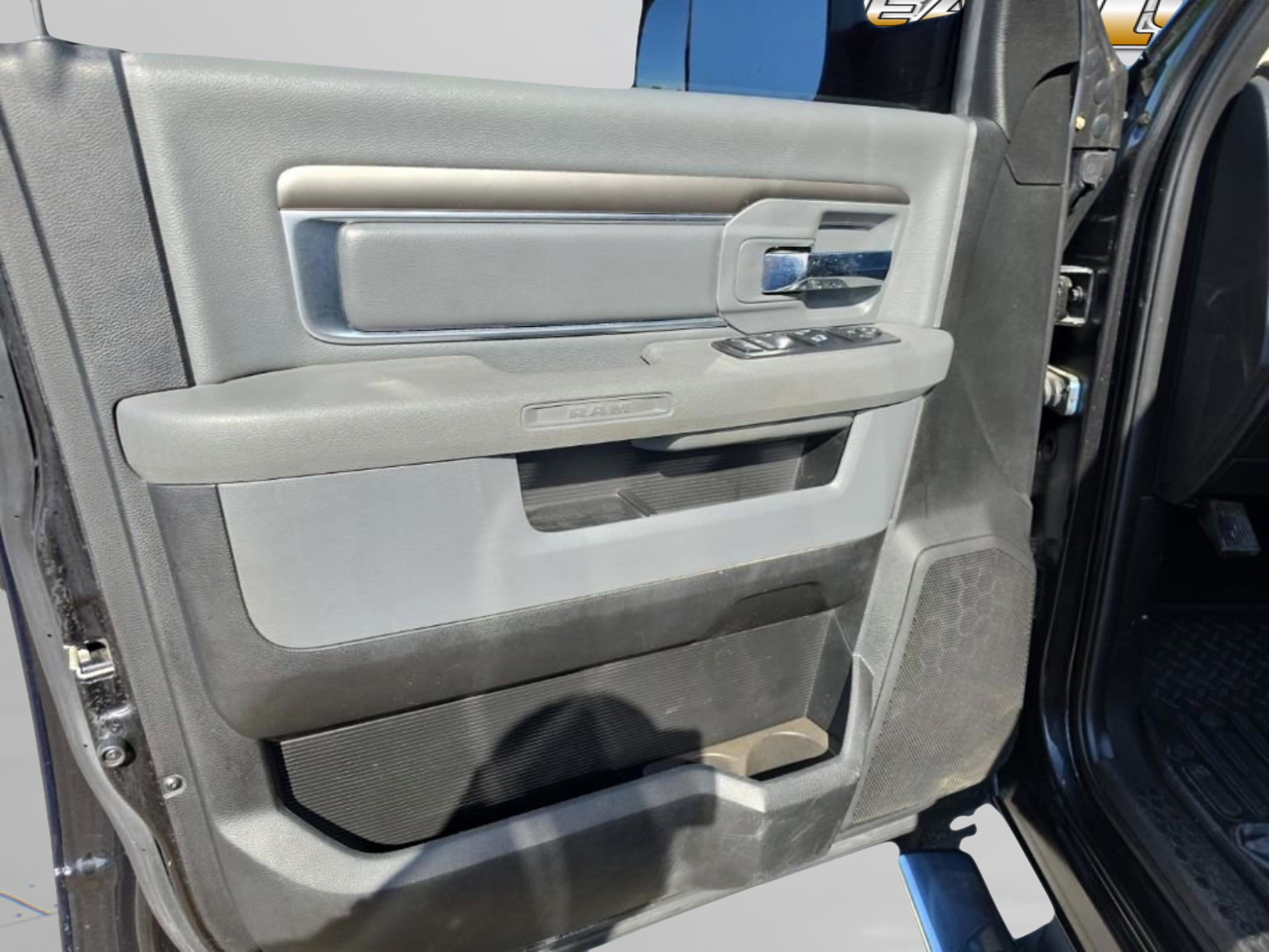 Used 2018 RAM 2500 SLT w/ Luxury Group AWD/4WD image 12