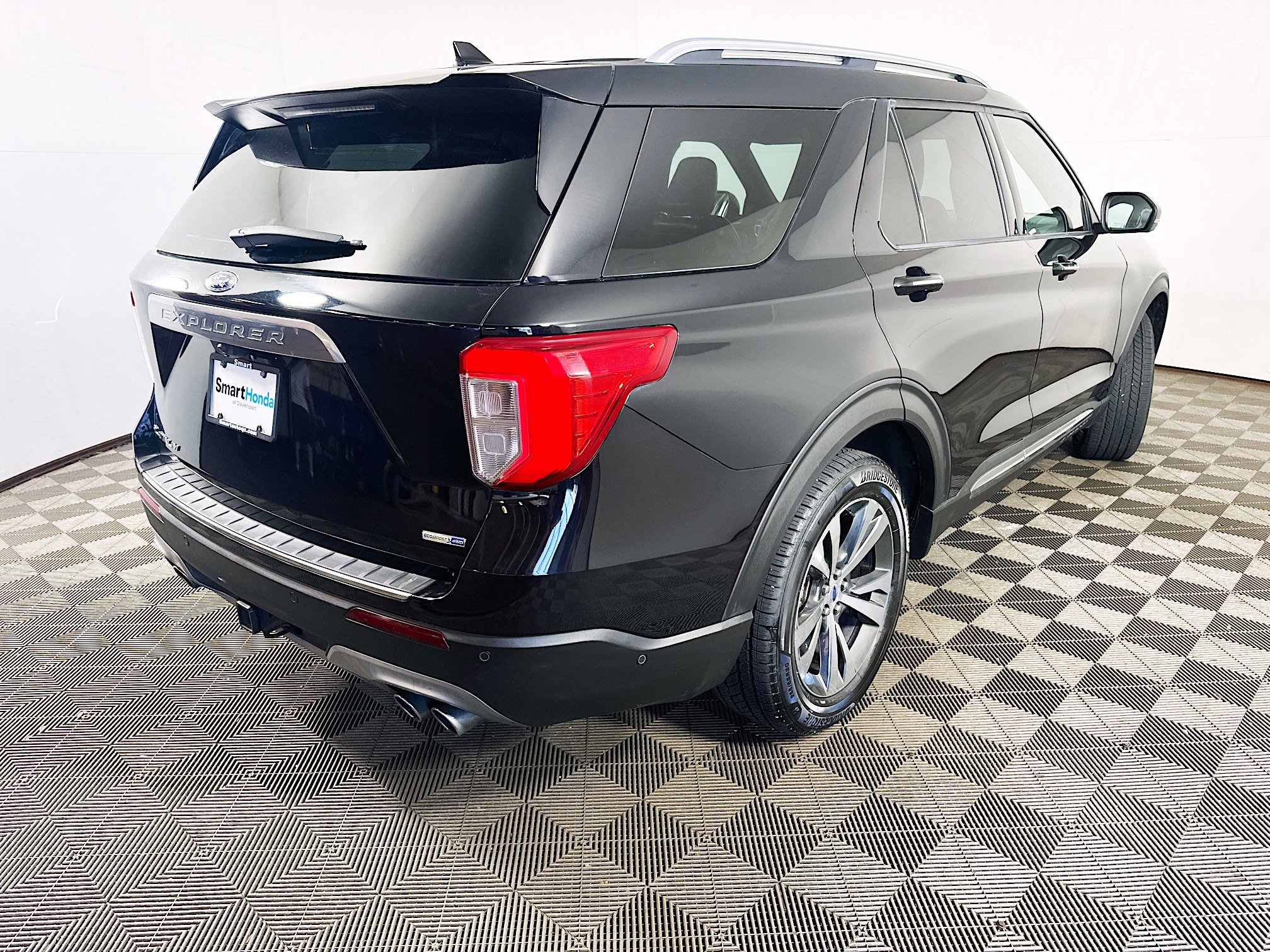 Used 2020 Ford Explorer Platinum w/ Premium Technology Package AWD/4WD image 7