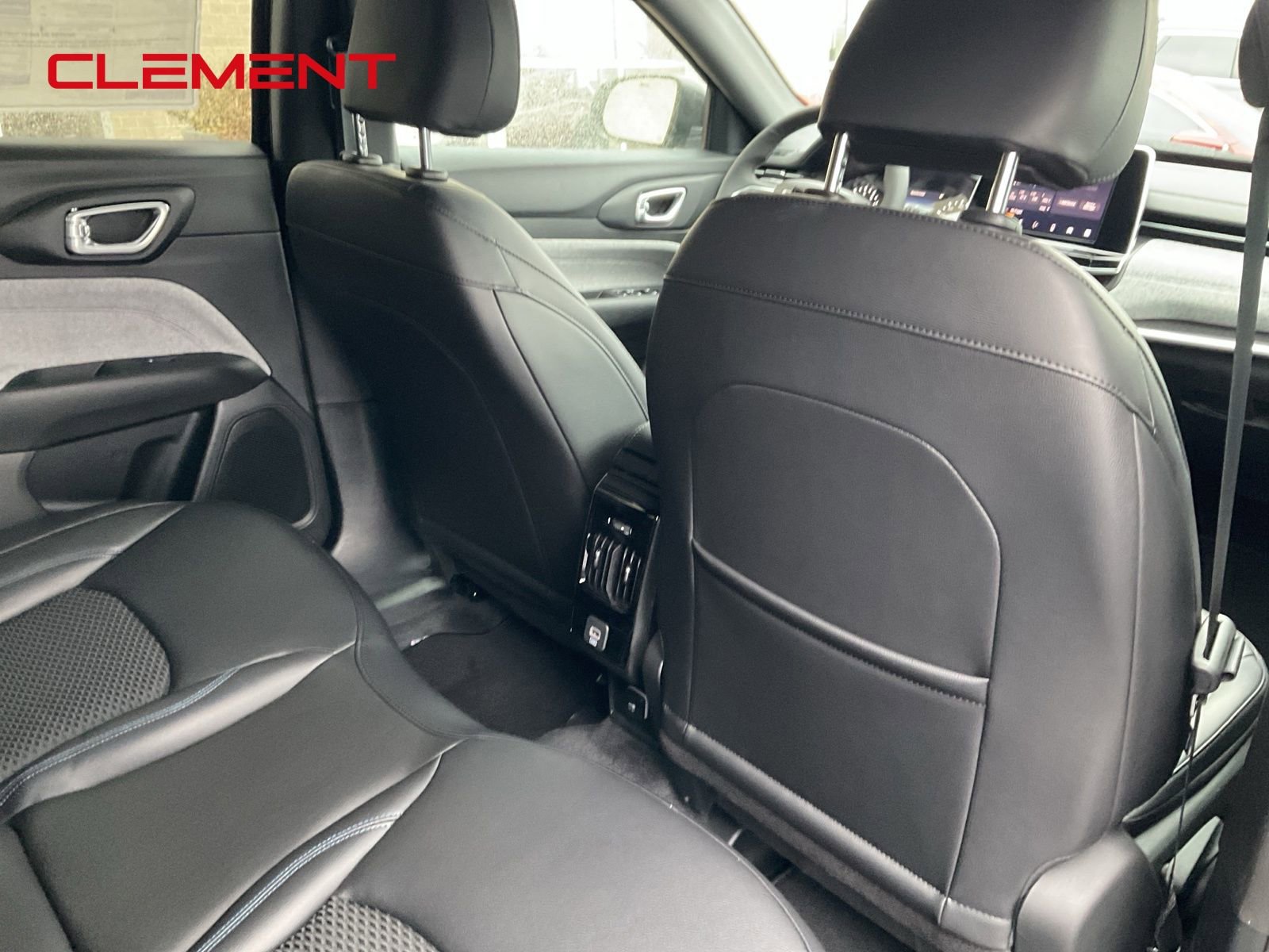 New 2026 Jeep Compass Latitude image 19