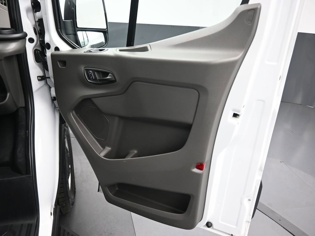 Used 2023 Ford Transit 350 XL image 39