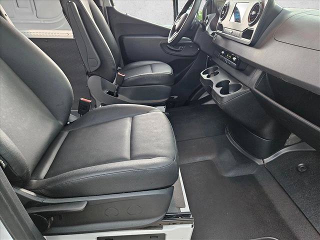 Used 2024 Mercedes-Benz Sprinter 2500 image 15