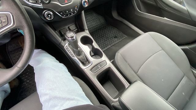 Used 2017 Chevrolet Cruze LT image 29