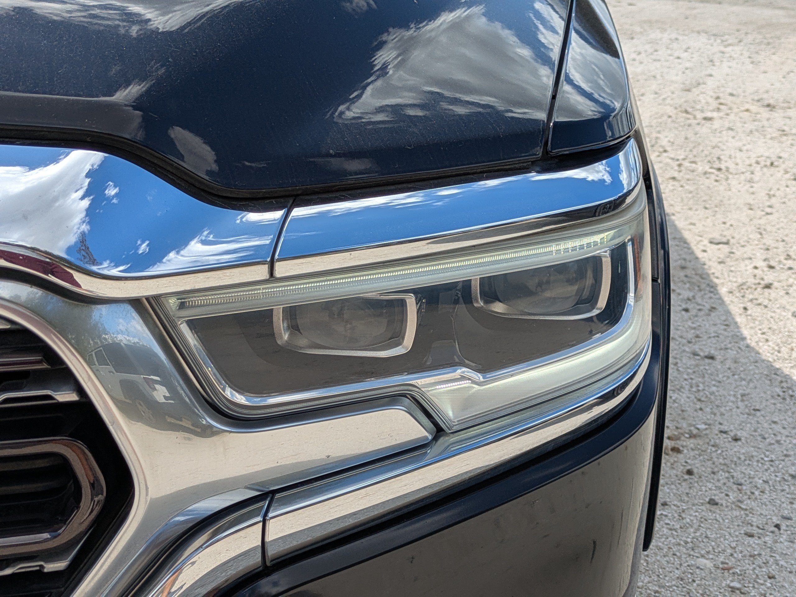Used 2019 RAM 1500 Limited RWD image 11