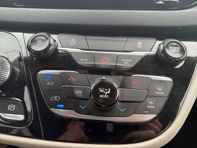 Used 2023 Chrysler Voyager LX FWD image 31