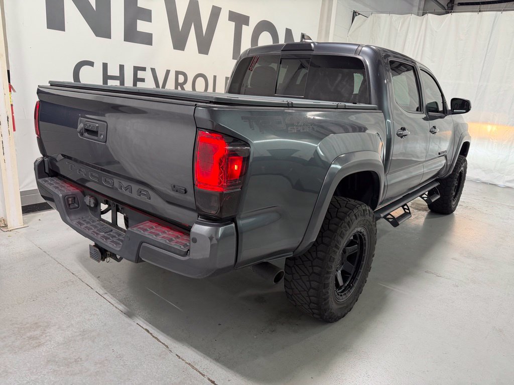 Used 2021 Toyota Tacoma TRD Sport w/ TRD Premium Sport Package AWD/4WD image 22