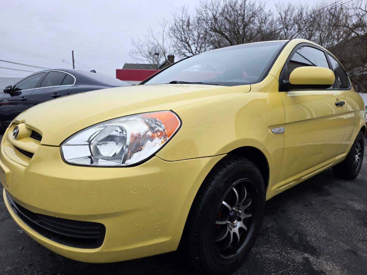 Used 2010 Hyundai Accent GS w/ Premium Pkg 3 FWD image 4