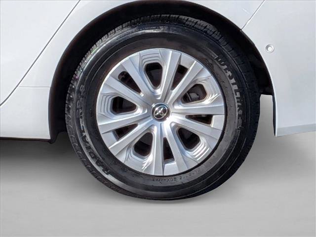 Used 2022 Toyota Prius LE image 20