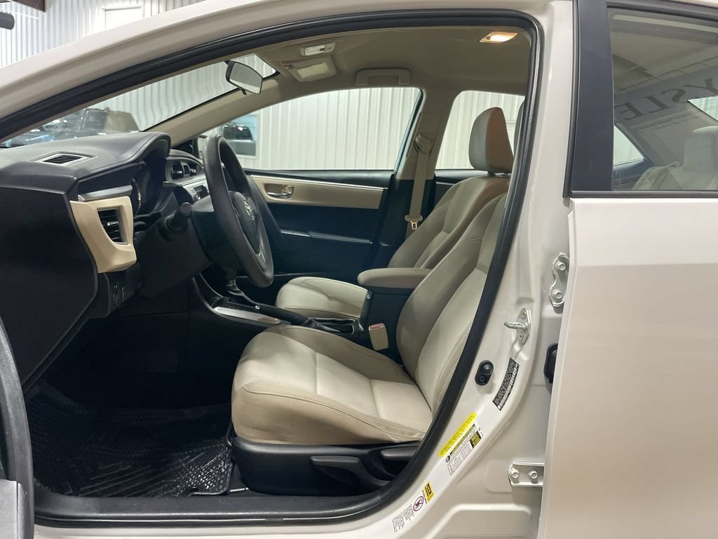Used 2016 Toyota Corolla LE FWD image 14
