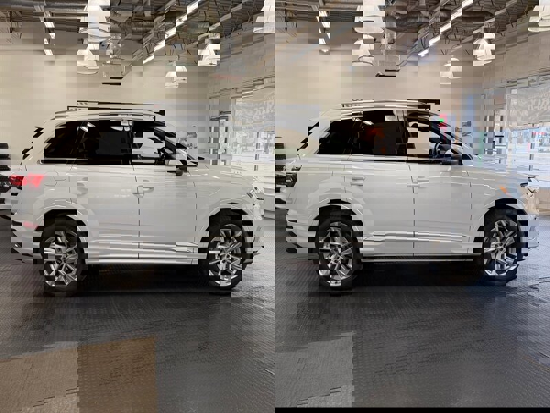 Used 2021 Audi Q7 3.0T Premium Plus w/ Executive Package image 12