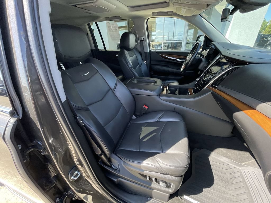 Used 2020 Cadillac Escalade ESV Luxury AWD/4WD image 28