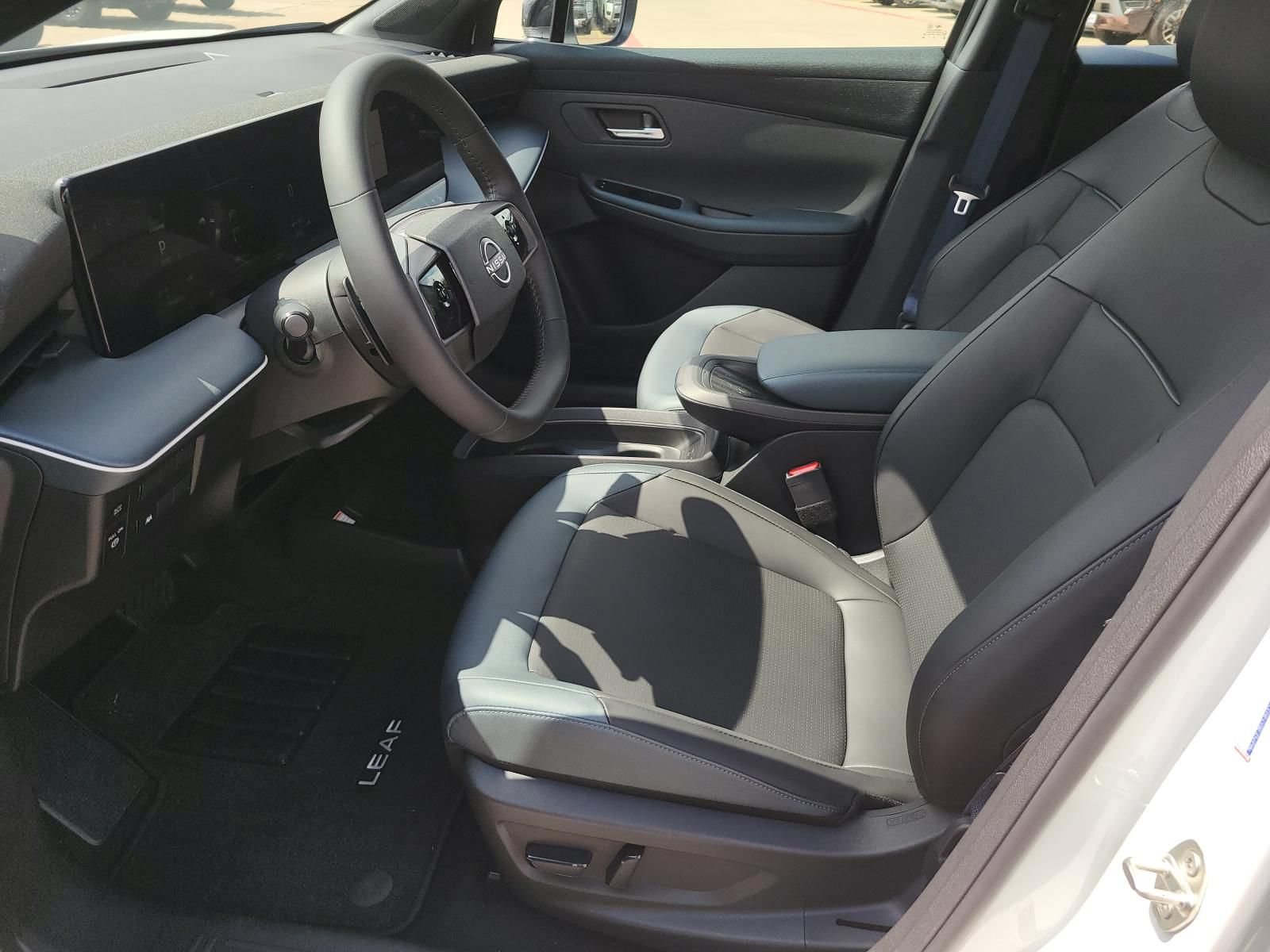 New 2026 Nissan Leaf SV+ w/ Floor Mat Package (SV+) FWD image 17