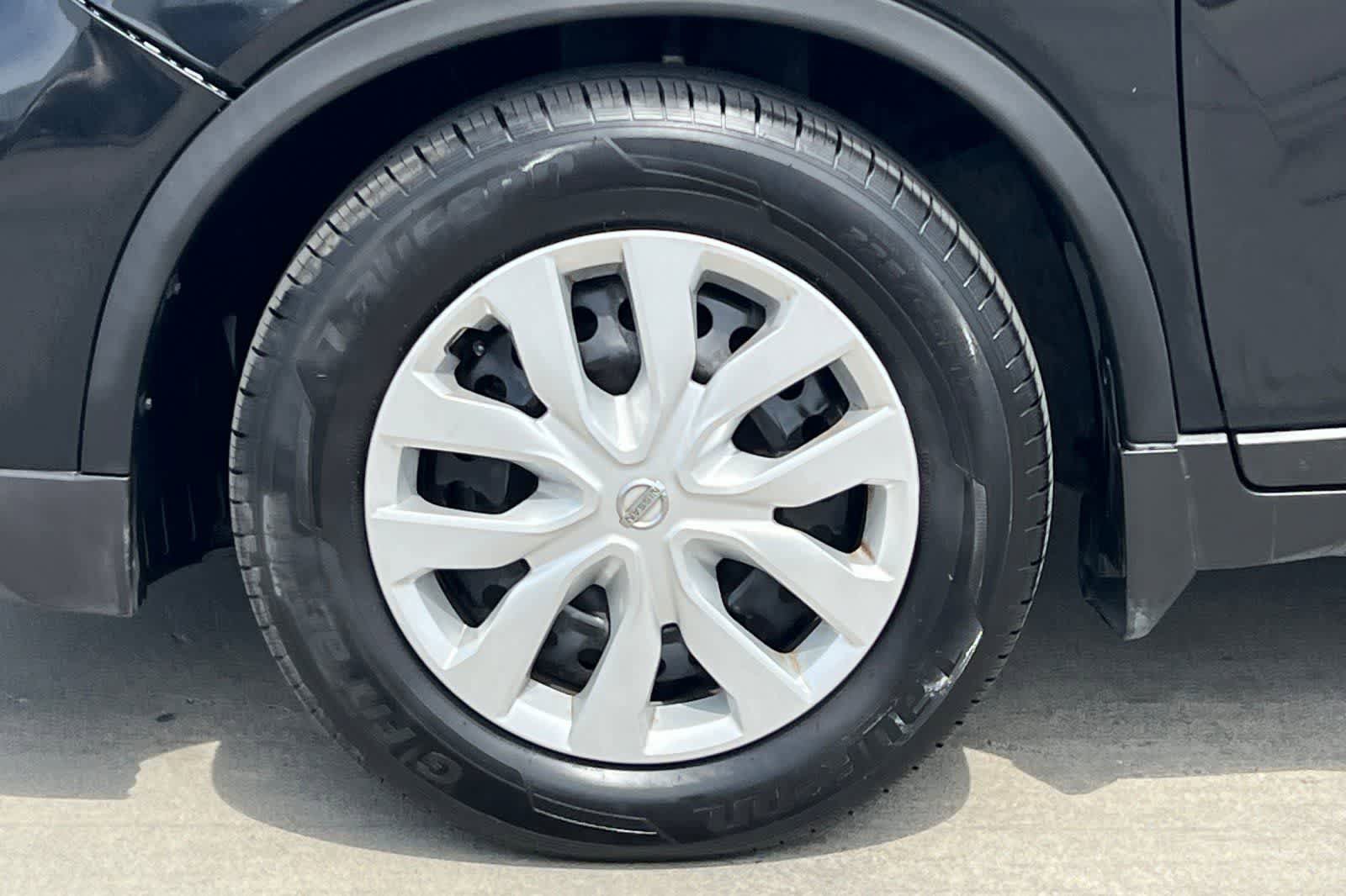 Used 2017 Nissan Rogue S FWD image 33