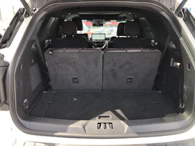 Used 2025 Ford Explorer Platinum RWD image 15