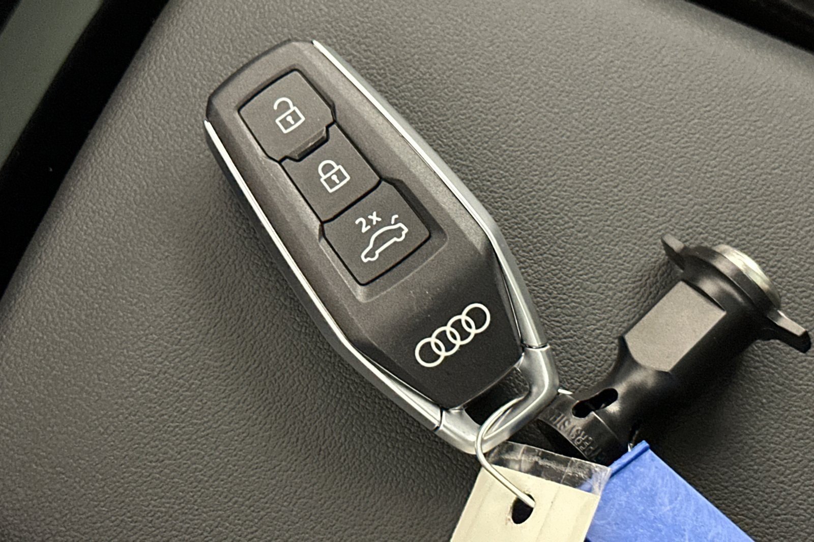 New 2027 Audi SQ6 e-tron Premium Plus AWD/4WD image 25