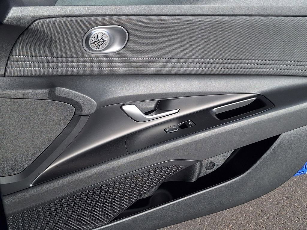 Used 2024 Hyundai Elantra SEL w/ Convenience Package image 26