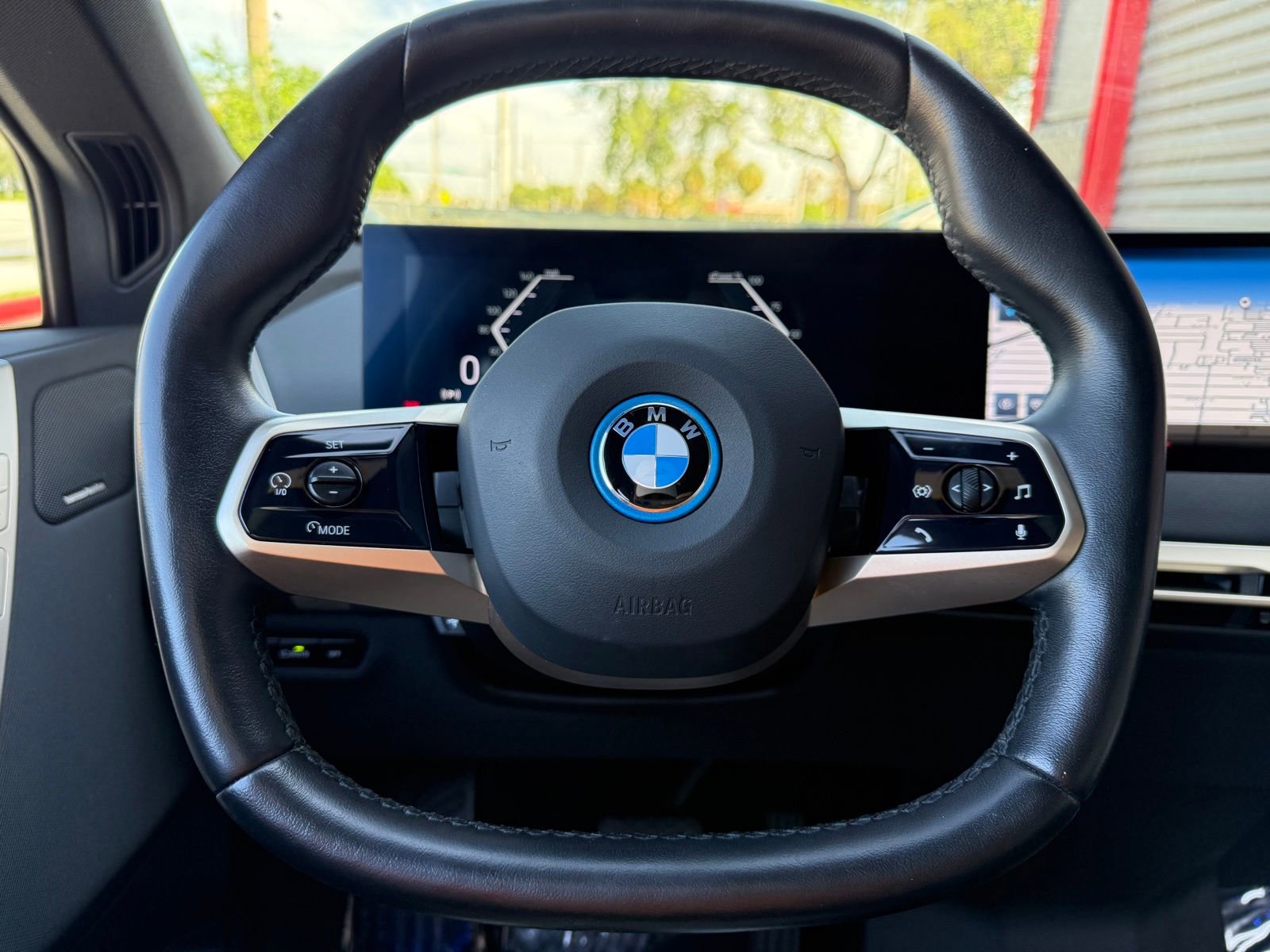 Used 2023 BMW iX xDrive50 w/ Sport Package image 26