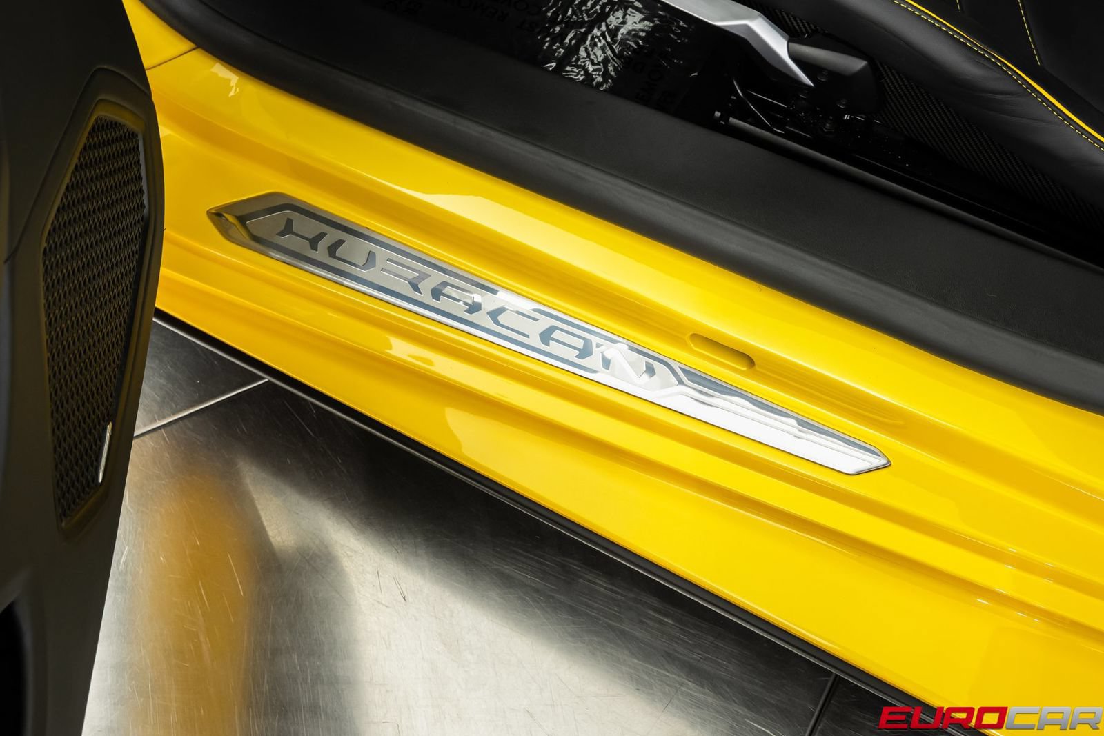 Used 2021 Lamborghini Huracan EVO RWD image 46