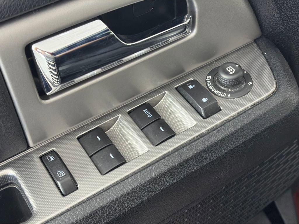 Used 2017 Ford Expedition XLT w/ Equipment Group 202A AWD/4WD image 25