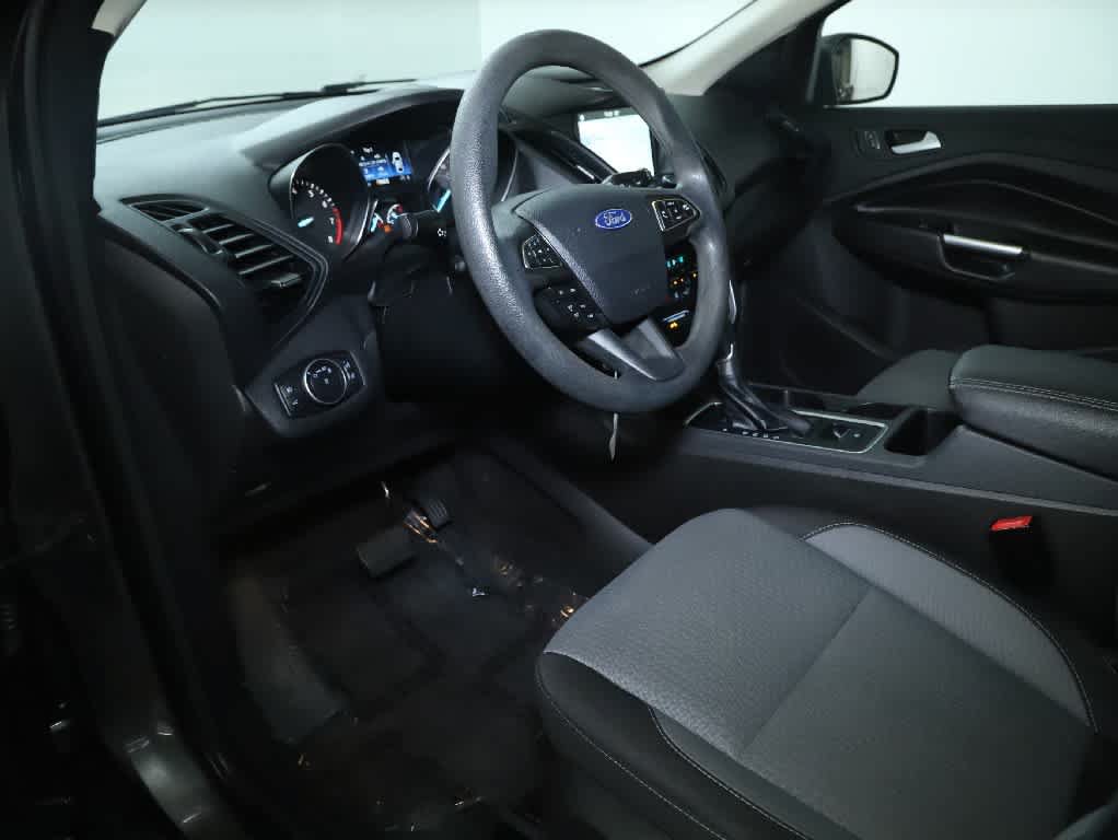 Used 2017 Ford Escape SE w/ Equipment Group 201A FWD image 18