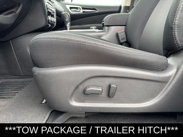 Used 2017 Nissan Pathfinder SV image 11