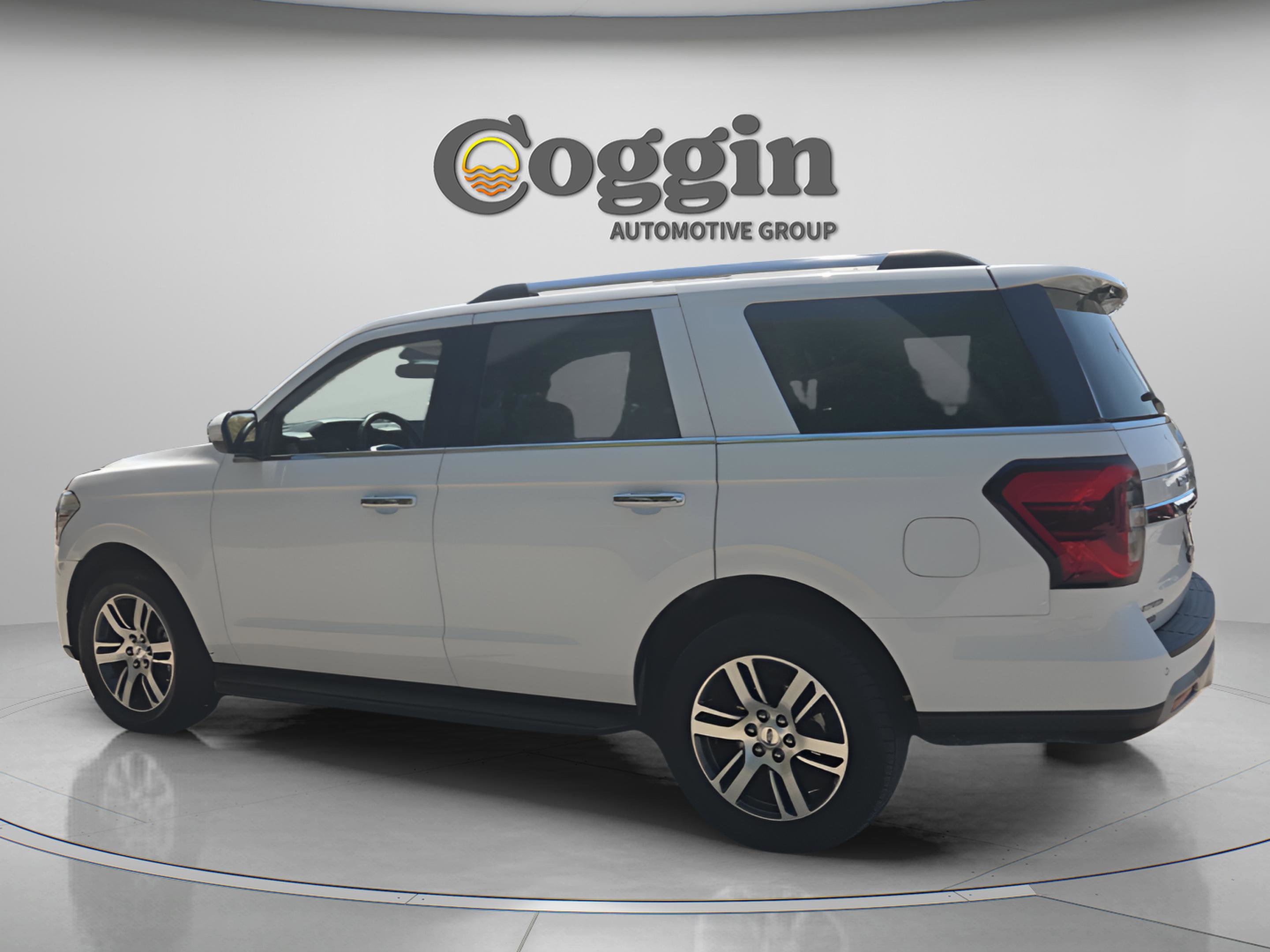 Used 2024 Ford Expedition Limited image 3