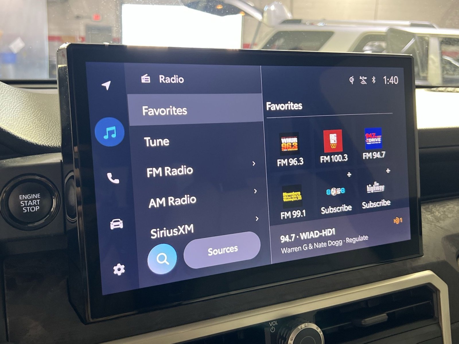 Used 2024 Toyota Tacoma Limited w/ Limited Package (LT) image 15