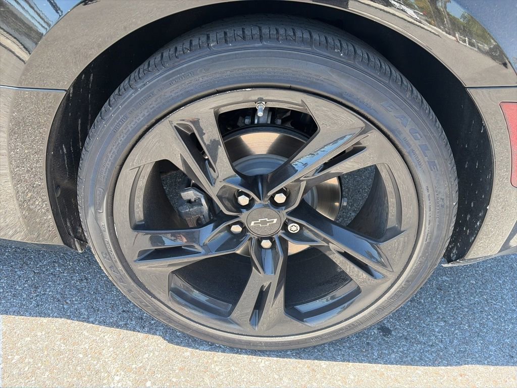 Used 2020 Chevrolet Camaro LT image 11