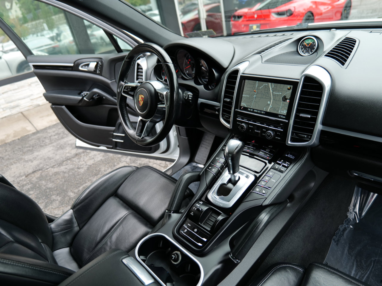 Used 2016 Porsche Cayenne image 37