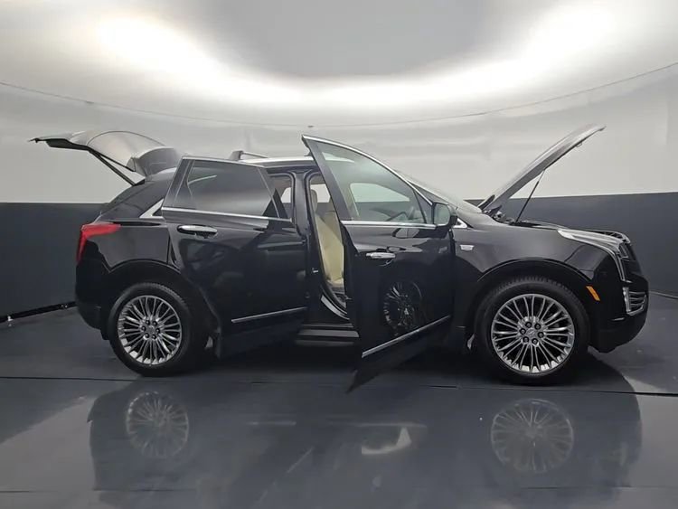 Used 2017 Cadillac XT5 Premium Luxury FWD image 18