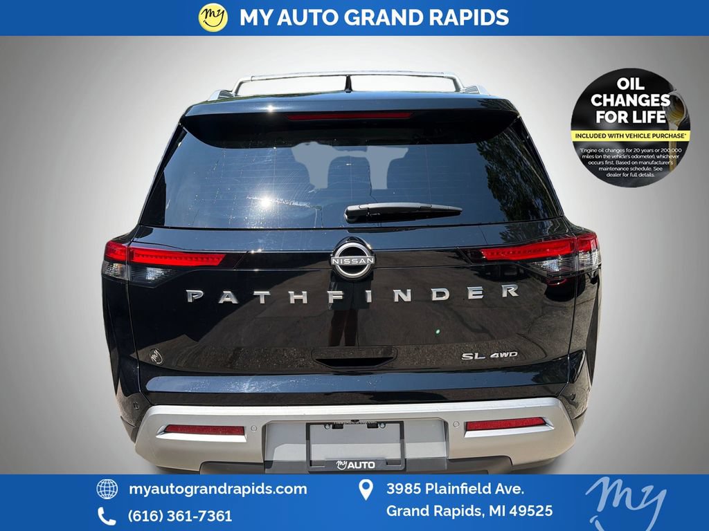 Used 2025 Nissan Pathfinder SL AWD/4WD image 6