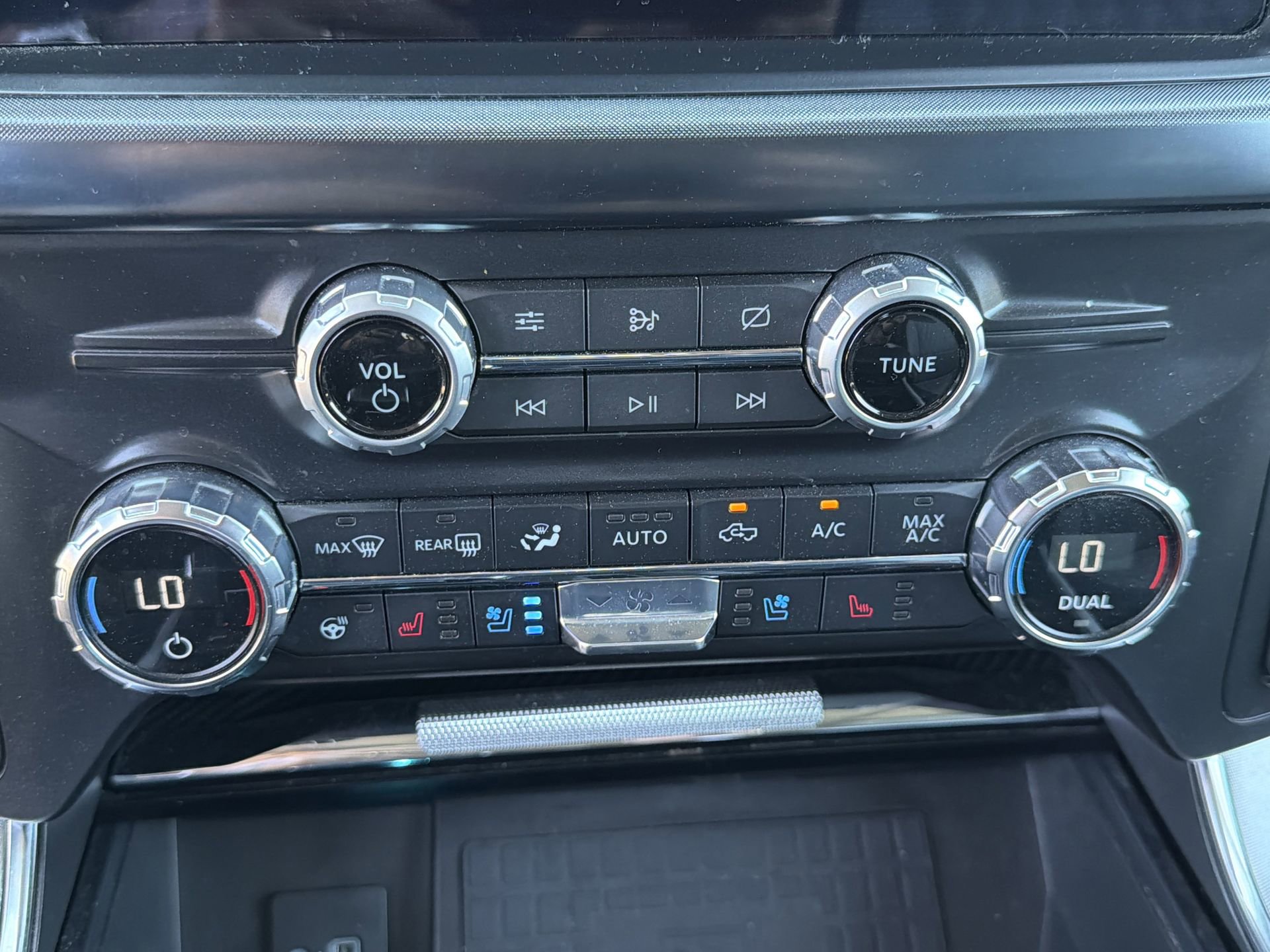 Used 2021 Ford F150 Limited AWD/4WD image 9