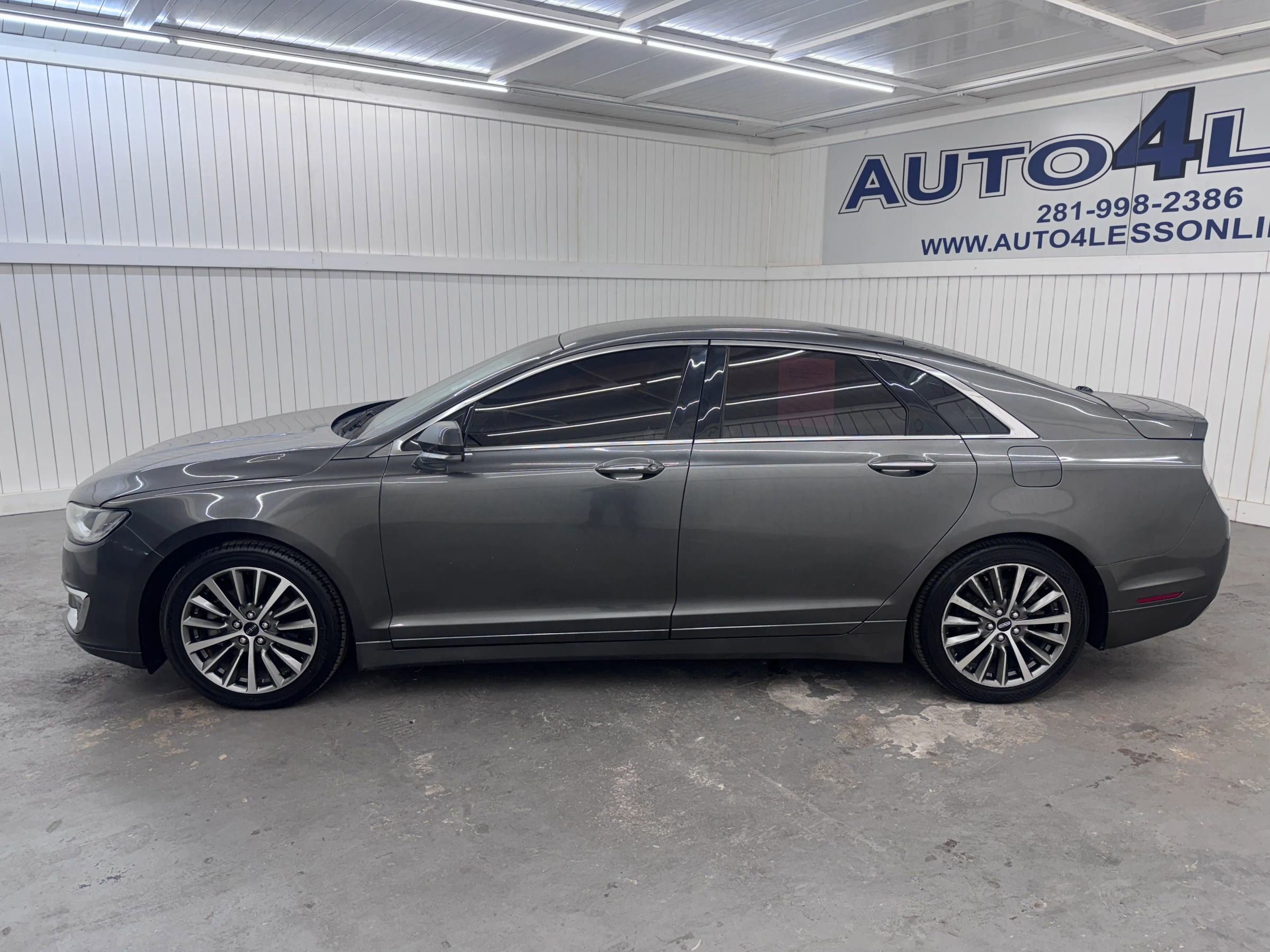 Used 2020 Lincoln MKZ image 8