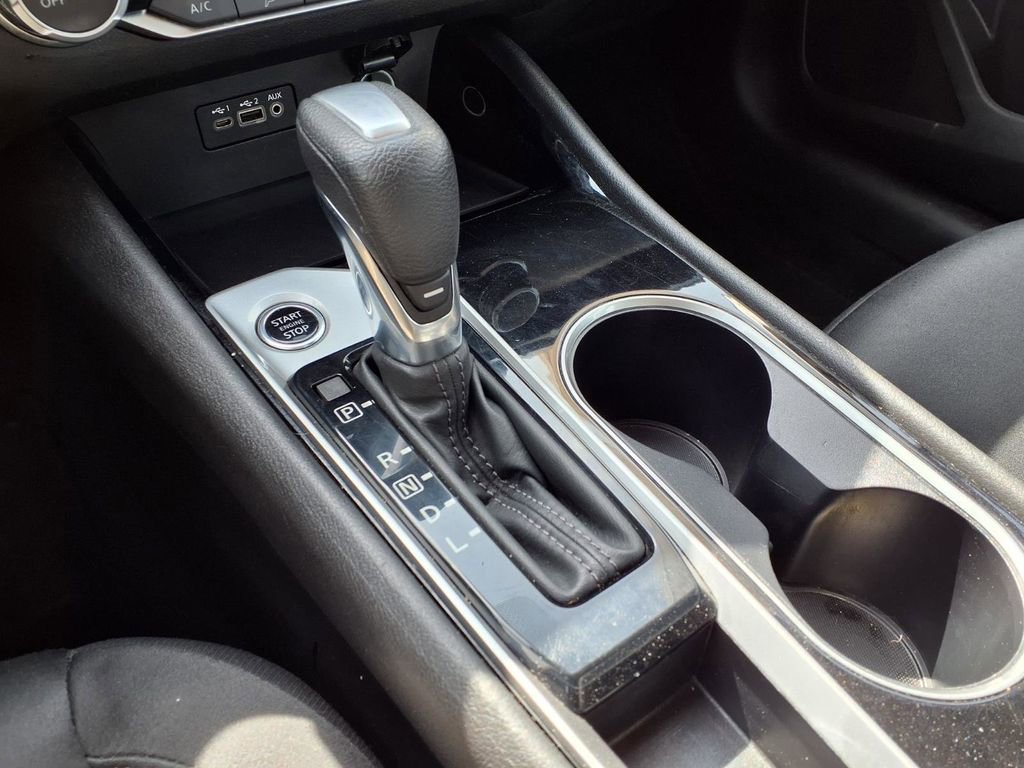 Used 2024 Nissan Altima 2.5 SV FWD image 19