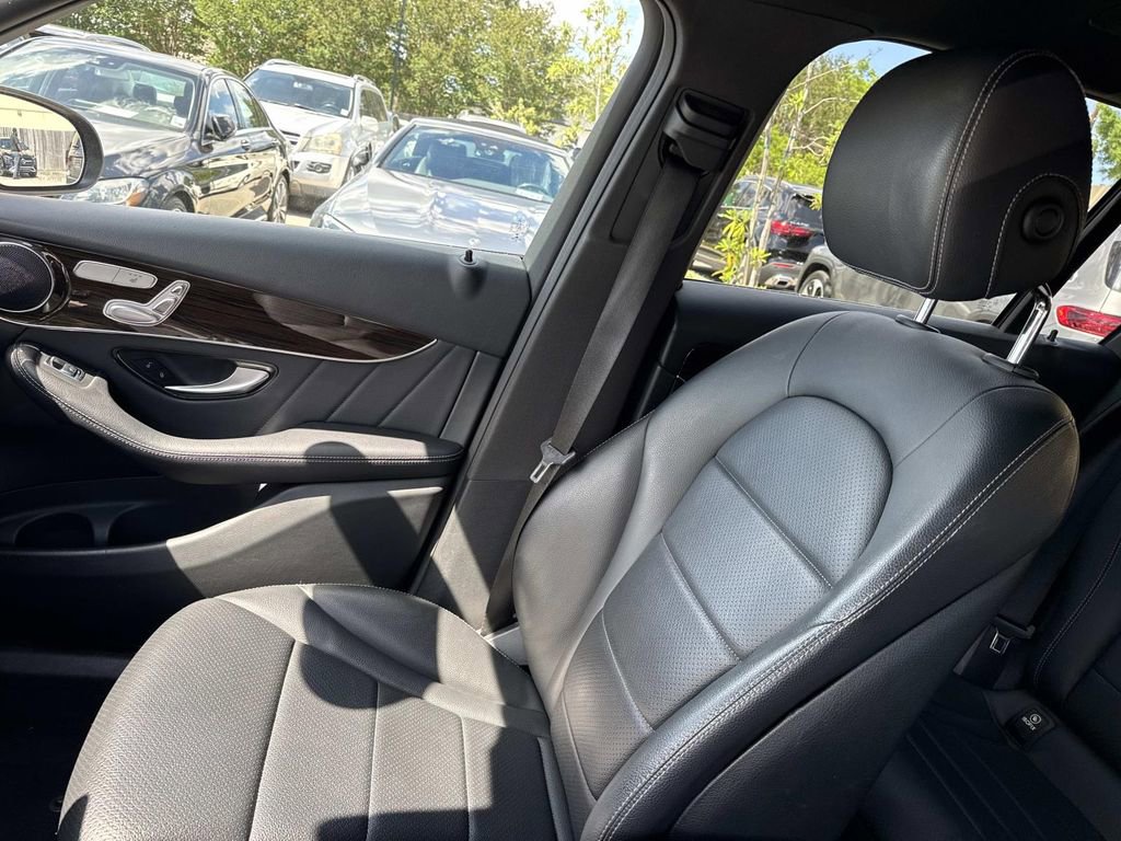 Used 2019 Mercedes-Benz GLC 300 image 15