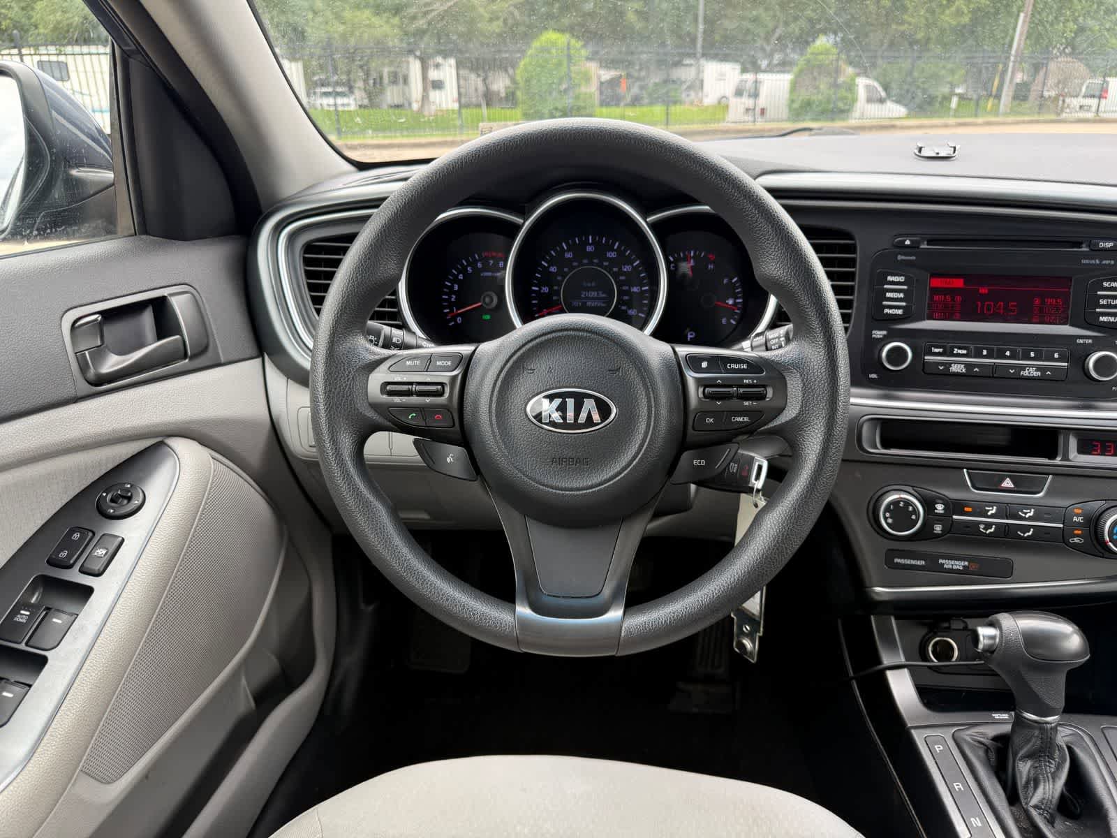 Used 2015 Kia Optima LX FWD image 9