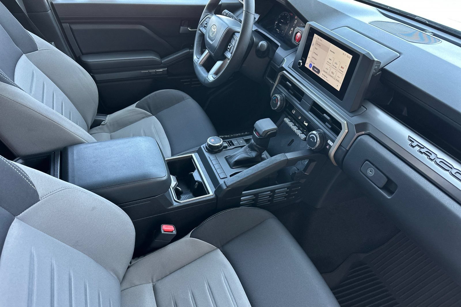 Used 2025 Toyota Tacoma TRD Sport AWD/4WD image 15