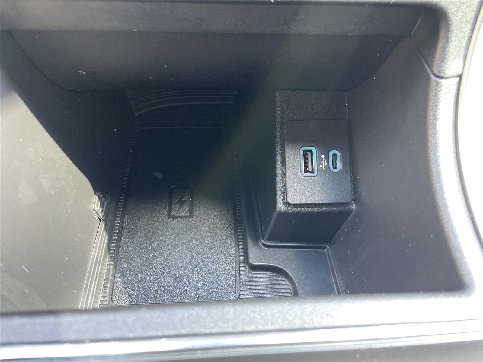 Used 2023 Ford Edge ST-Line image 22