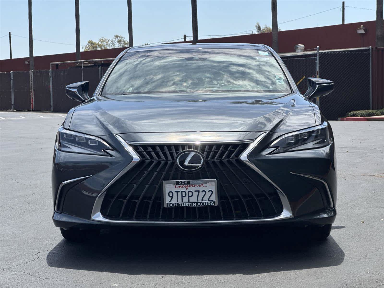 Used 2025 Lexus ES 300h w/ Luxury Package FWD image 7