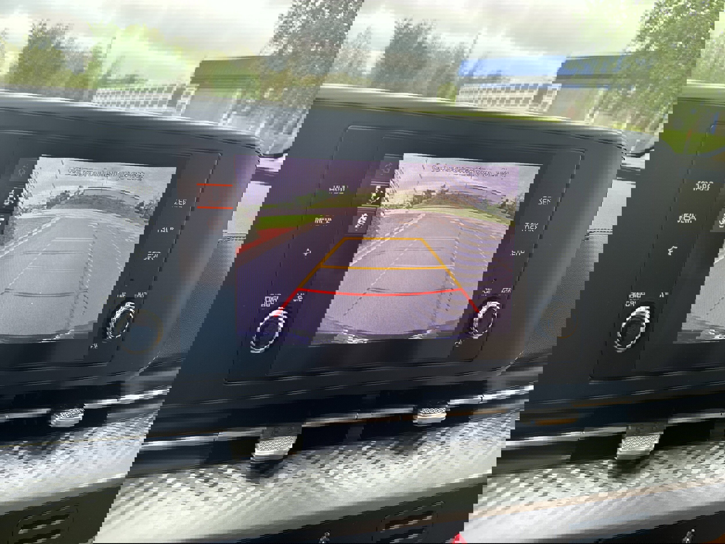 Used 2024 Kia Carnival LX image 19