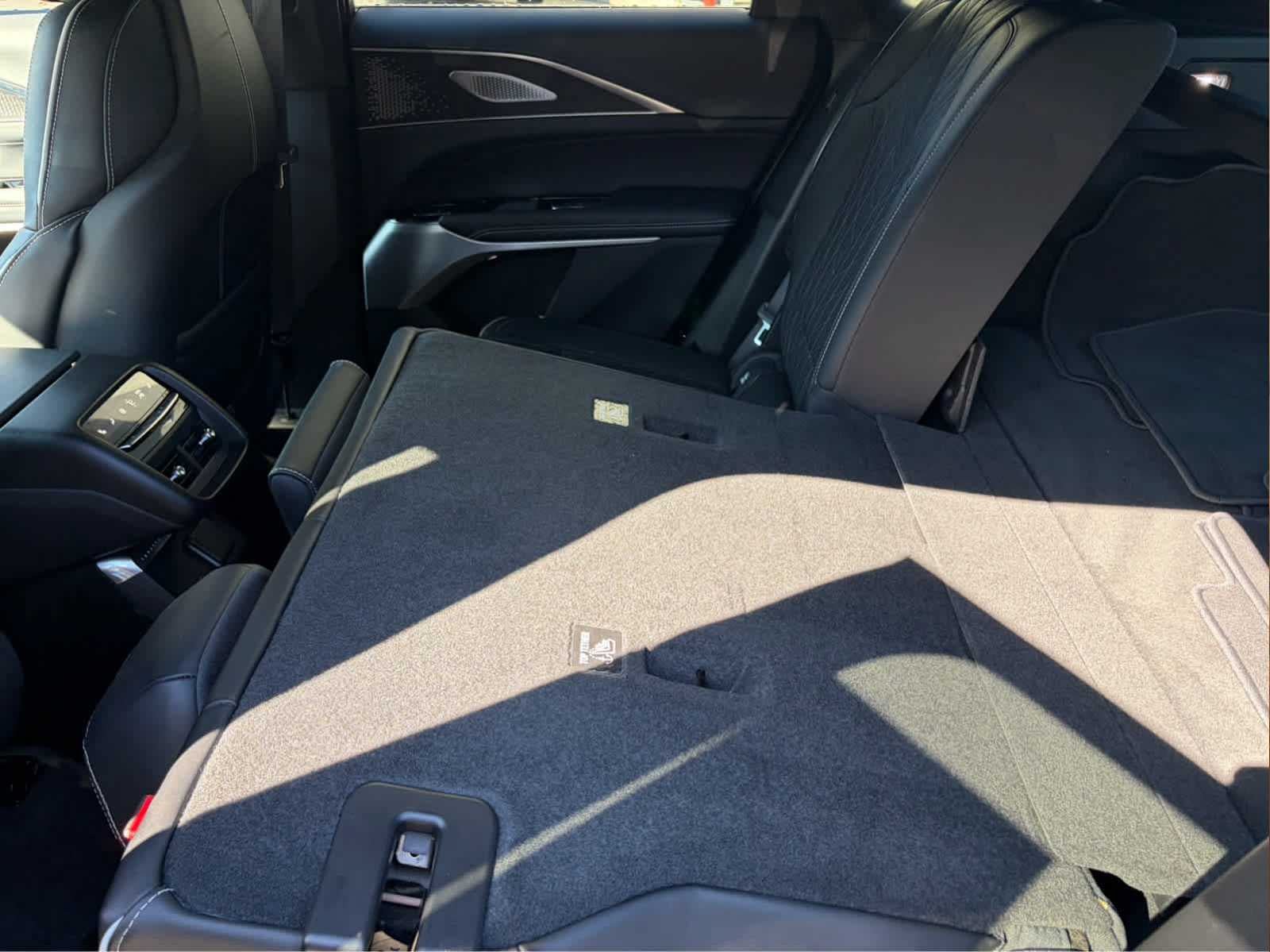 Used 2026 Cadillac Lyriq V AWD/4WD image 18