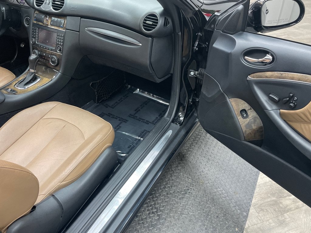 Used 2009 Mercedes-Benz CLK 550 Cabriolet image 36