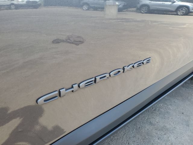 Used 2021 Jeep Cherokee Trailhawk AWD/4WD image 30