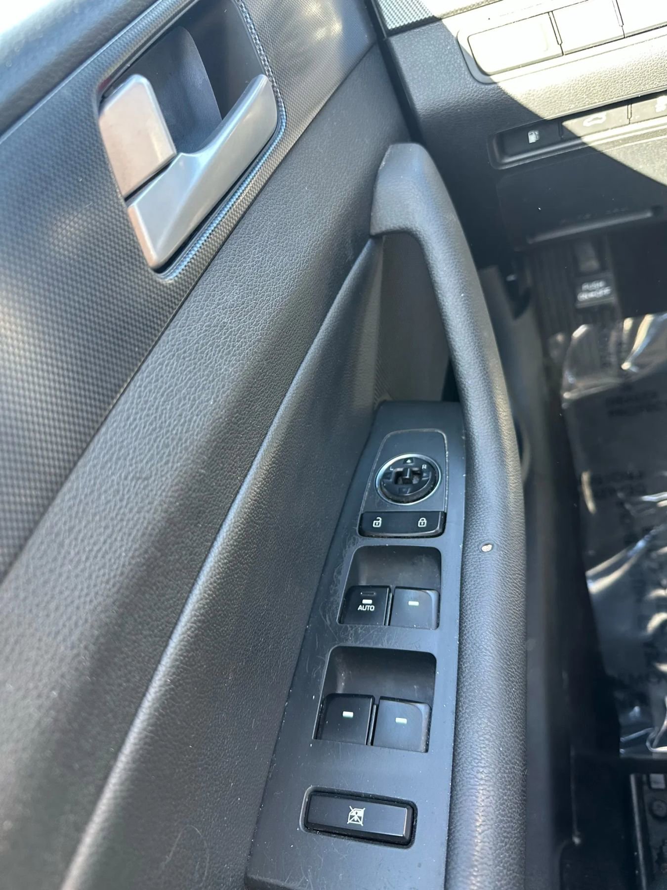 Used 2017 Hyundai Sonata Sport w/ Value Edition Package 02 image 37