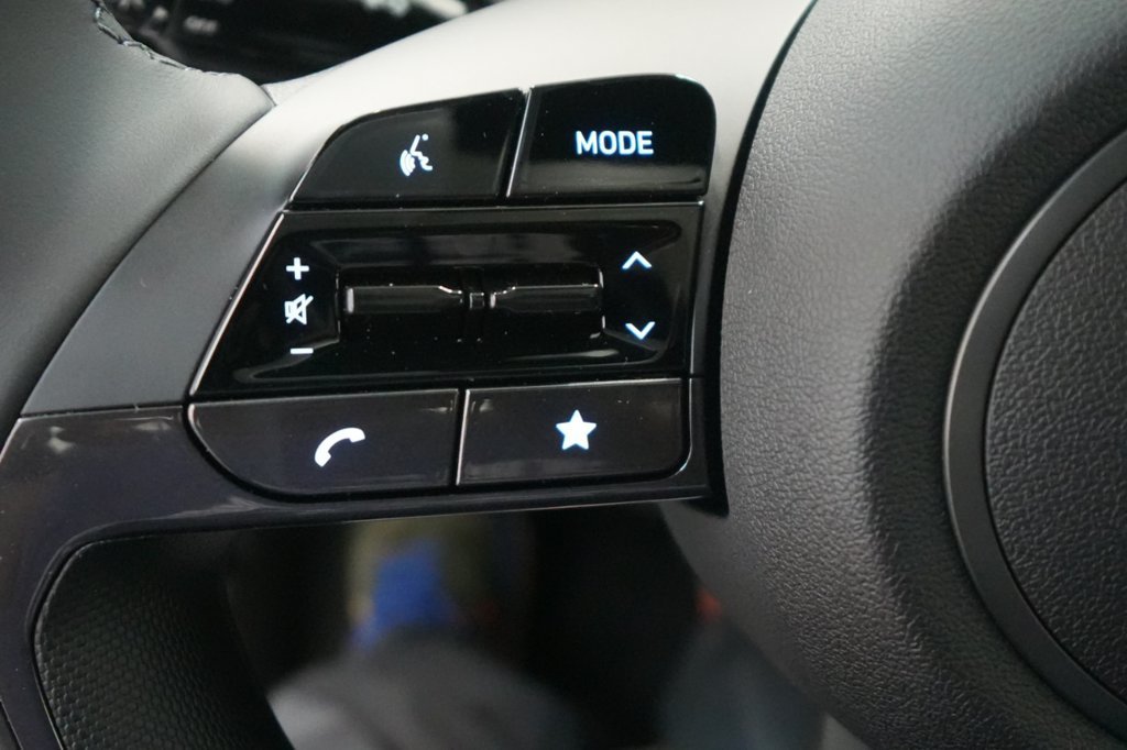 Certified 2025 Hyundai Elantra Limited FWD image 53
